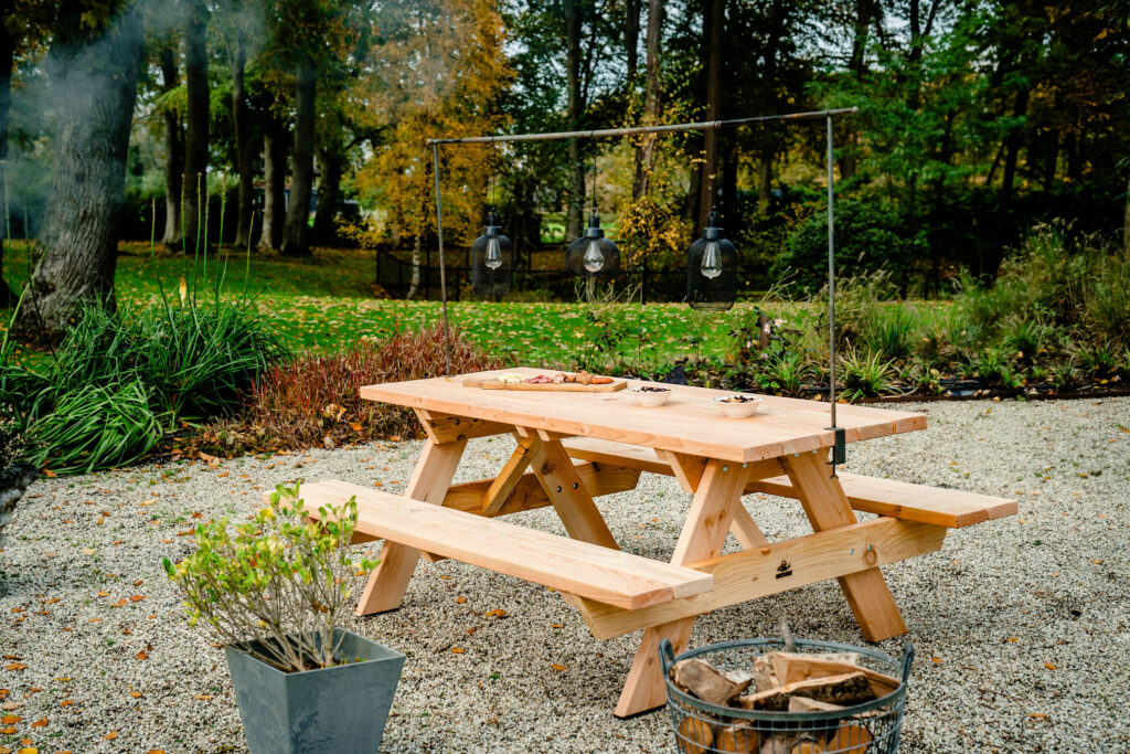 Borrelen doe je op een Douglas Picknicktafel