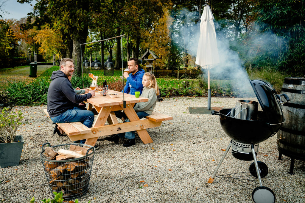 Douglas picknicktafel, altijd gezellig met een BBQ