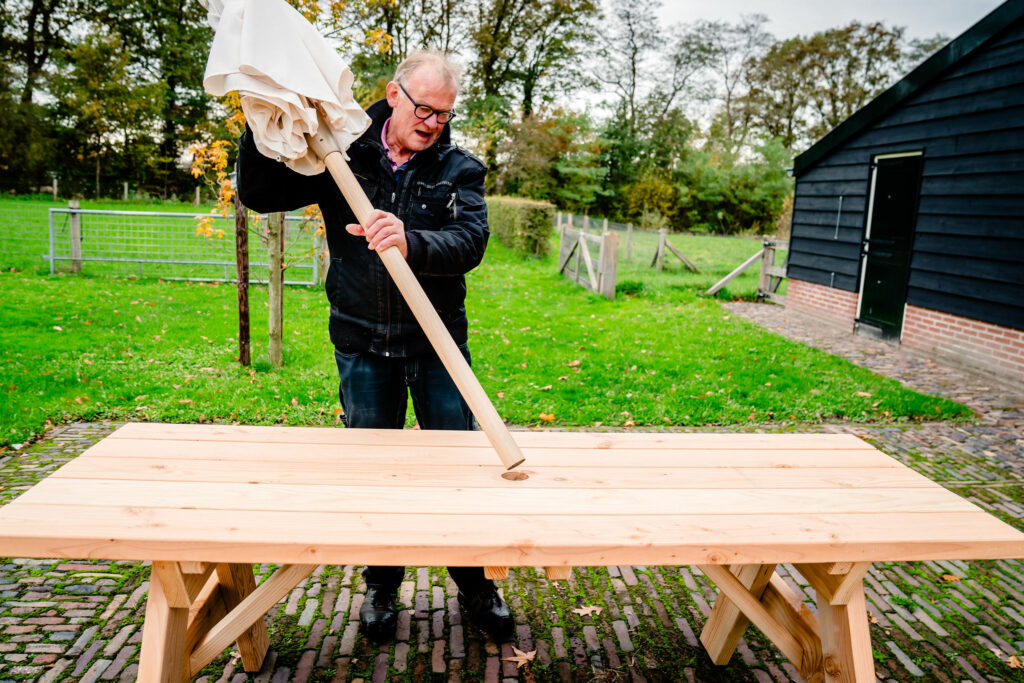 Douglas picknicktafel met parasolgat